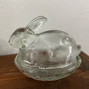 Vintage Molded Glass Easter
Bunny Rabbit Tureen